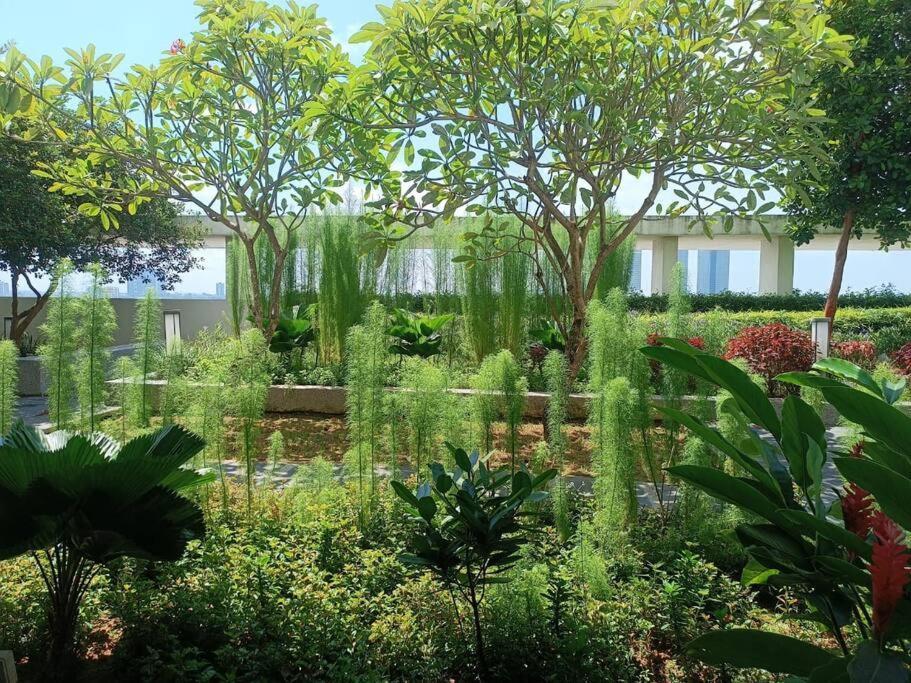 One Tebrau By Antlerzone Lägenhet Johor Bahru Exteriör bild
